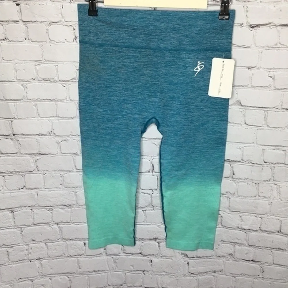 AMAZING SPORTS 0 to 5 athletic cropped leggings - Picture 3 of 9